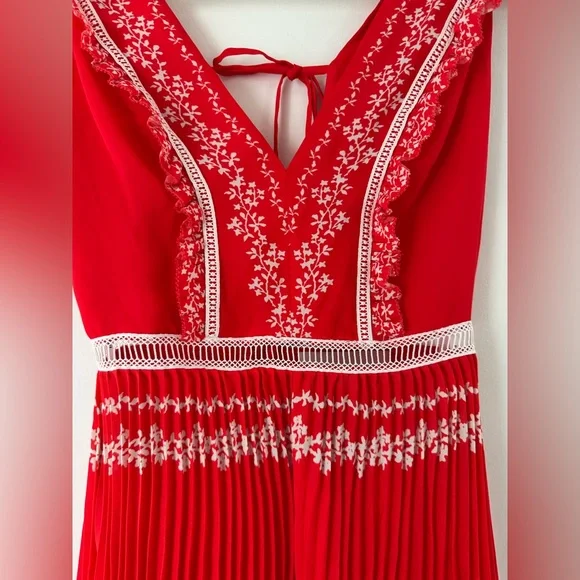 Self-Portrait Red & White Accordion Detailed Mini Dress 0 - Picture 4 of 9